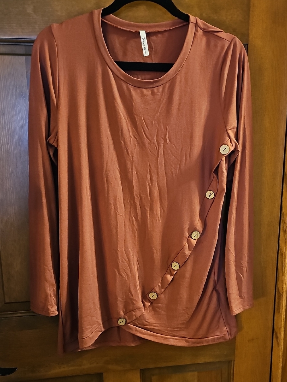 Women’s Long Sleeve Button-Accent Top in Rust